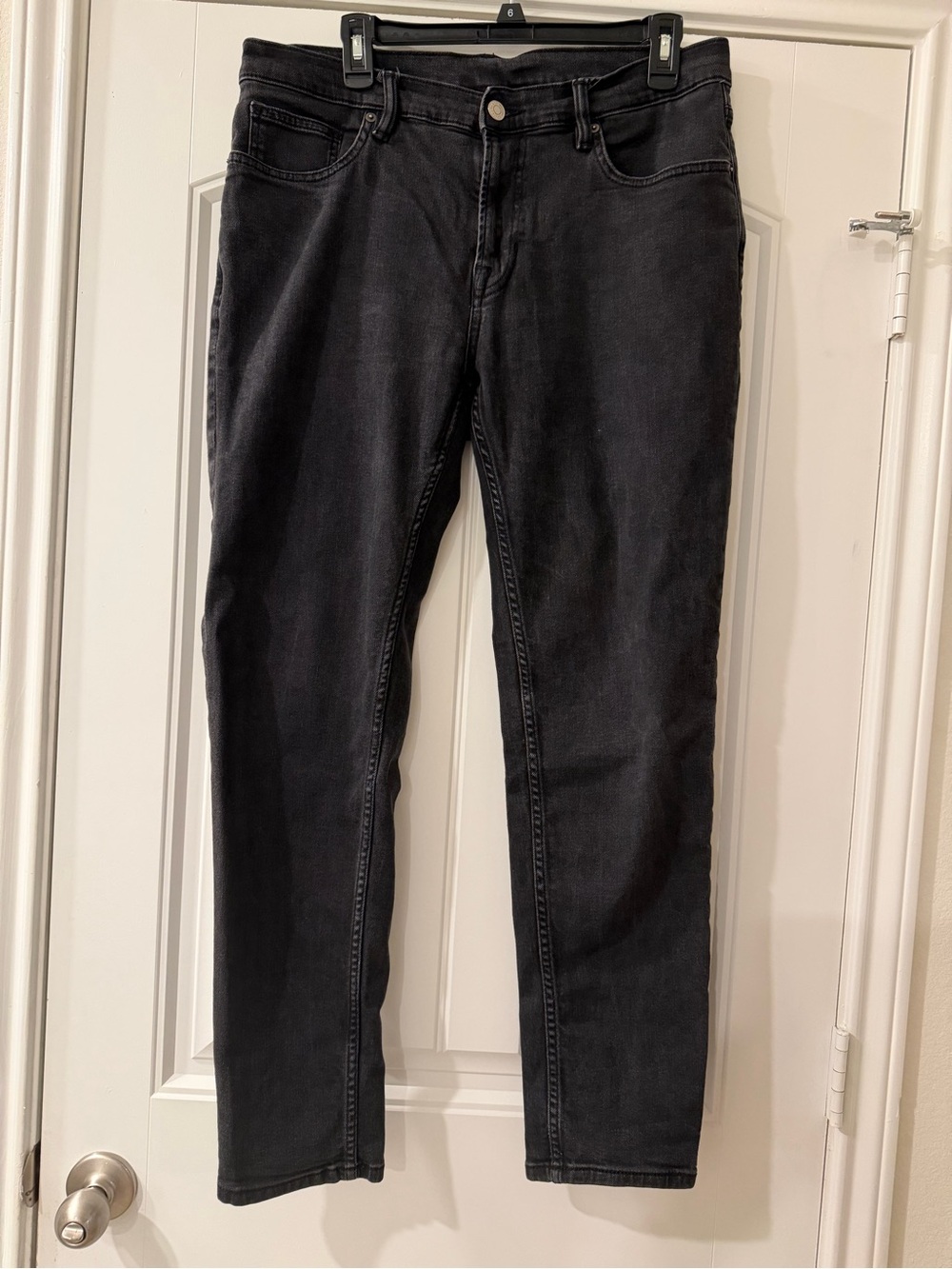 Zara Black Jeans – US 36